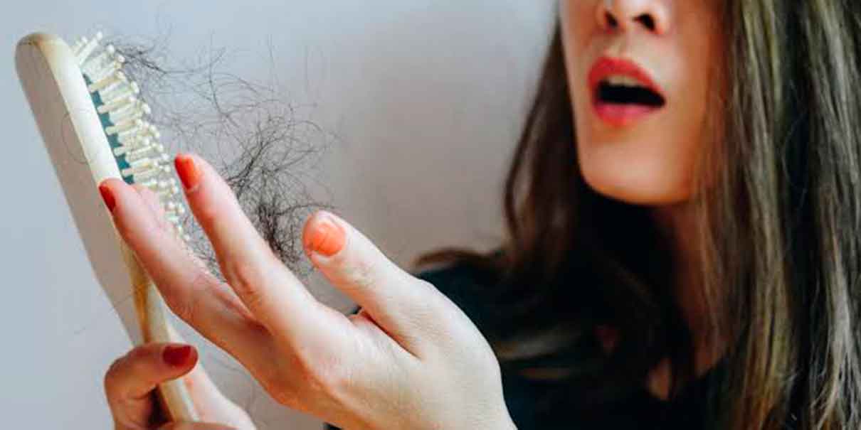 Caída del cabello en otoño: por qué aumenta y cómo protegerlo