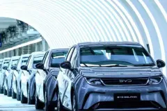 Otro país se revela a la ola automotriz china y prohíbe la venta de sus autos eléctricos 