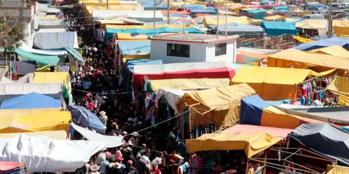 Tras faltar a acuerdos, edil de Texmelucan amaga con modificar horarios en tianguis