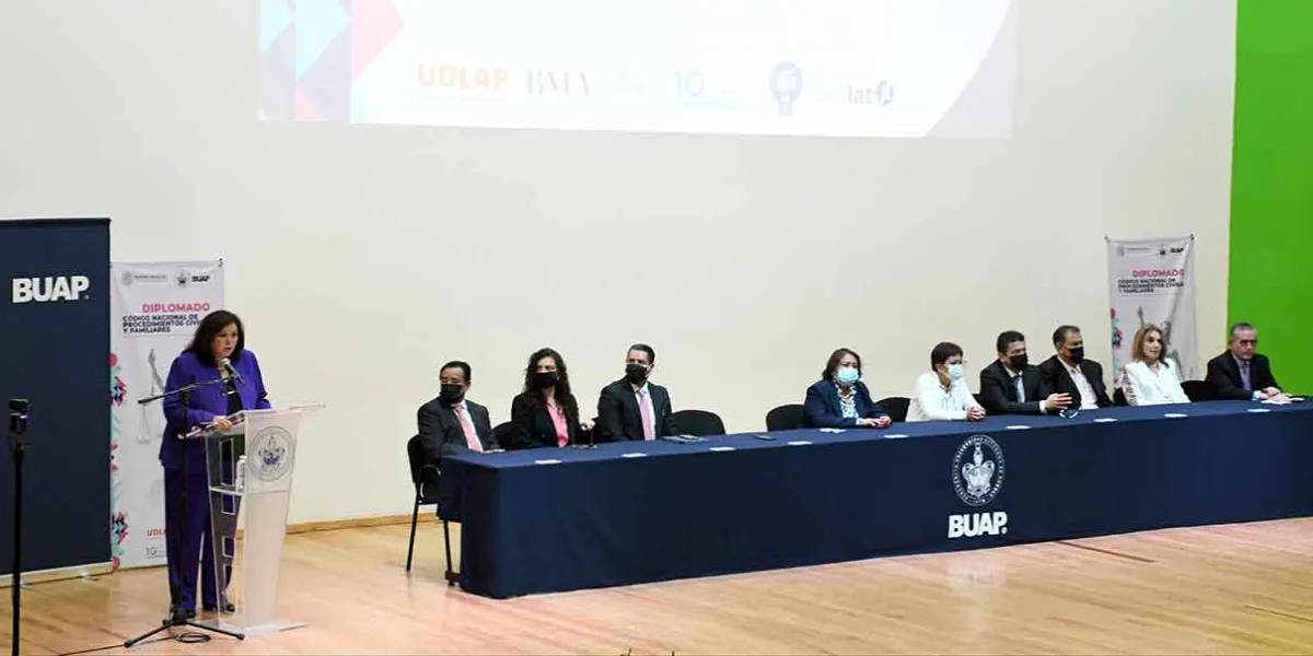 Realizan en la BUAP Diplomado Código de Procedimientos Civiles y Familiares