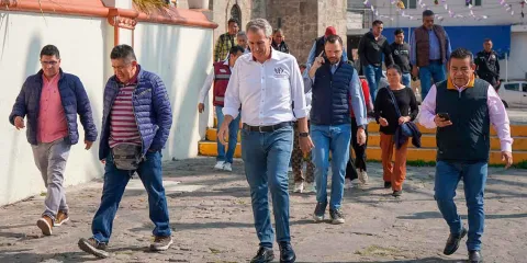 Atiende Pepe Chedraui solicitudes en Canoa para mejora de puente vehicular