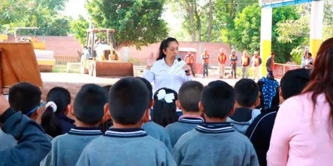 Rehabilitan cancha deportiva en la primaria “Braulio Rodríguez” en Atlixco