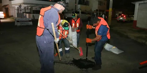 “Bachetón” repara calles 24/7 en Puebla con inversión de 50 millones de pesos