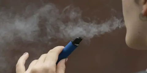 Universitarios, una presa fácil de los vapeadores