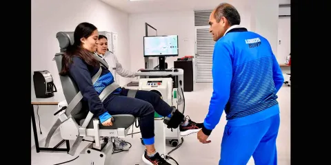Laboratorio de Medicina del Deporte BUAP impulsa el alto rendimiento y la prevención en atletas universitarios