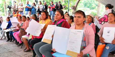 Recibieron títulos de propiedad 59 ejidatarias de Atlixco