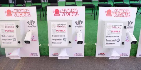 Armenta entrega 100 alarmas vecinales en San Baltazar Campeche para reforzar seguridad y paz ciudadana