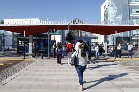 Inician clases en la BUAP; también comenzaron las inscripciones de nuevo ingreso