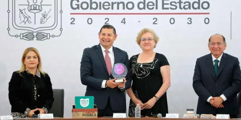 Reconocimiento nacional a Puebla por manejo transparente de recursos públicos