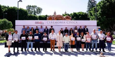 Promueve Lupita Cuautle principios de legalidad y transparencia en acto cívico