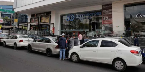 Caravana de conductores de Uber y DiDi; piden ayuda al gobierno ante abusos 
