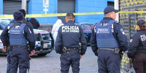 Dejan otro cuerpo, ahora entambado, cerca del Mercado 5 de Mayo en la capital