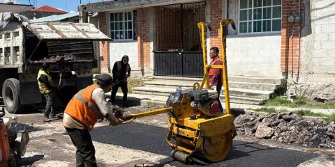 Campaña Bacheando Puebla: cuadrillas reparan calles clave de la capital