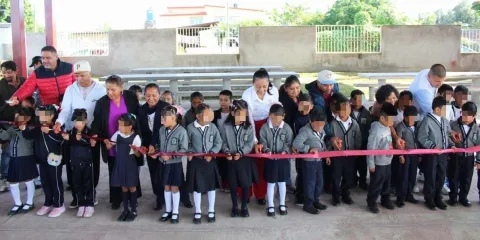Primaria de Atlixco estrenó techado de usos múltiples