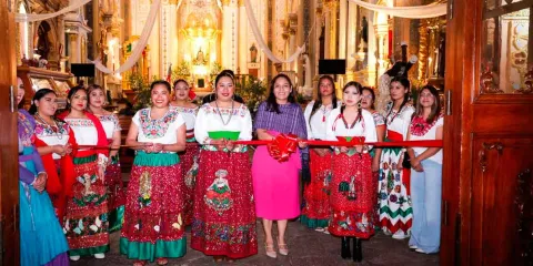 Anuncia Lupita Cuautle actividades de las floreras y castilleros durante Fiesta Patronal de San Andrés Apóstol