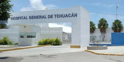 Suspenden hemodiálisis en Hospital de Tehuacán; pacientes denuncian riesgo por máquinas sin mantenimiento
