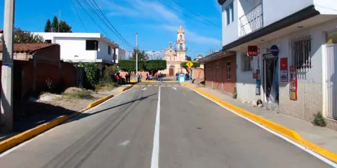 Continúa Tonantzin Fernández rehabilitando vialidades de San Pedro Cholula