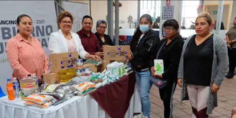 Encabeza Tere Alfaro entrega de insumos alimentarios a escuelas de Cuautlancingo