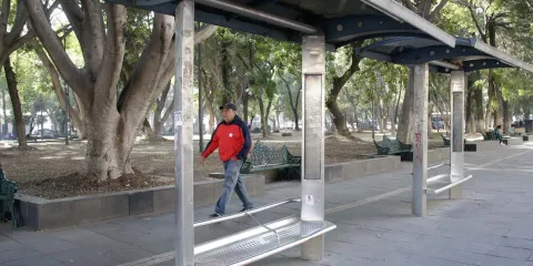 Hay temas más importantes por resolver que los Paraderos de la ciudad: Congreso