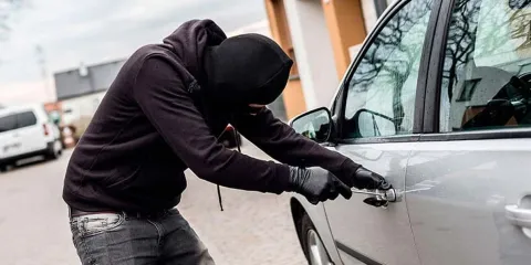 Se reducirán tiempos para devolver autos robados recuperados a los dueños