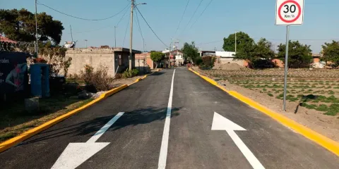 Vecinos de Santa María Acuexcomac recibieron calle rehabilitada; Tonantzin Fernández respondió petición ciudadana
