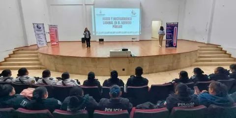 Capacitan a policías de Huauchinango para prevenir el acoso y hostigamiento laboral