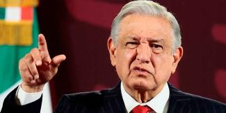 Desesperados los opositores enseñan el cobre al decirnos Morenacos, señaló Obrador