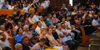 Arquidiócesis poblana reconoció labor de las mamás y los periodistas   