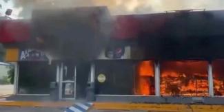 Cártel de los Viagras quema negocios y vehículos por operativos en Uruapan, Michoacán
