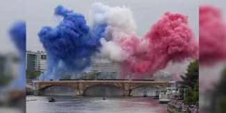 Con fastuosa ceremonia París inaugura sus Juegos Olímpicos