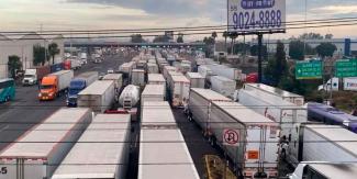 CAOS en la México-Querétaro; cogestión causa hasta 10 kilómetros de fila