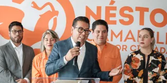 Acusan a Néstor Camarillo por “colgarse” de Morena y el PT en Puebla