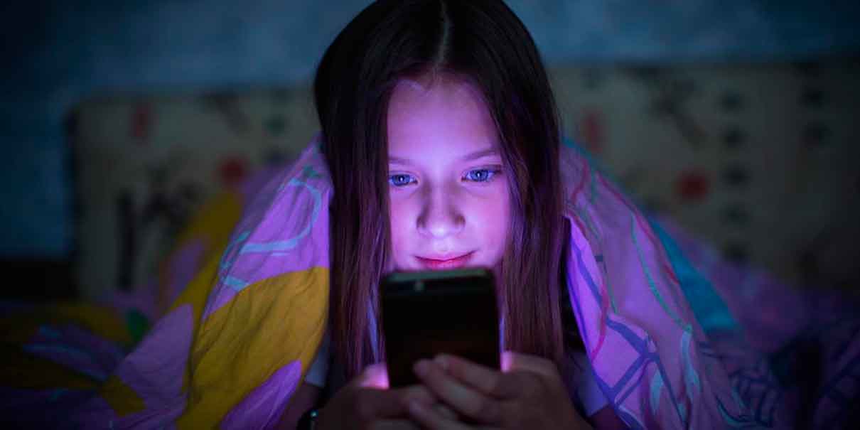 ¿Es tu smartphone un parásito? Científicos advierten que podría estar evolucionando en tu contra