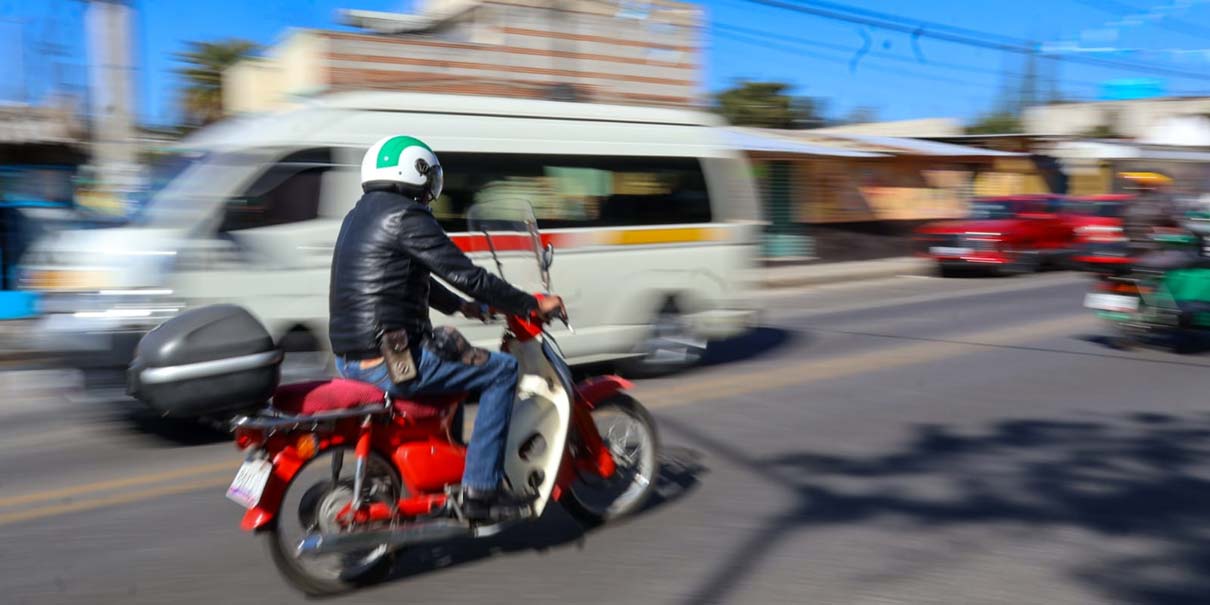 Motociclistas portarán DISPOSITIVO que los vigilará por la ciudad