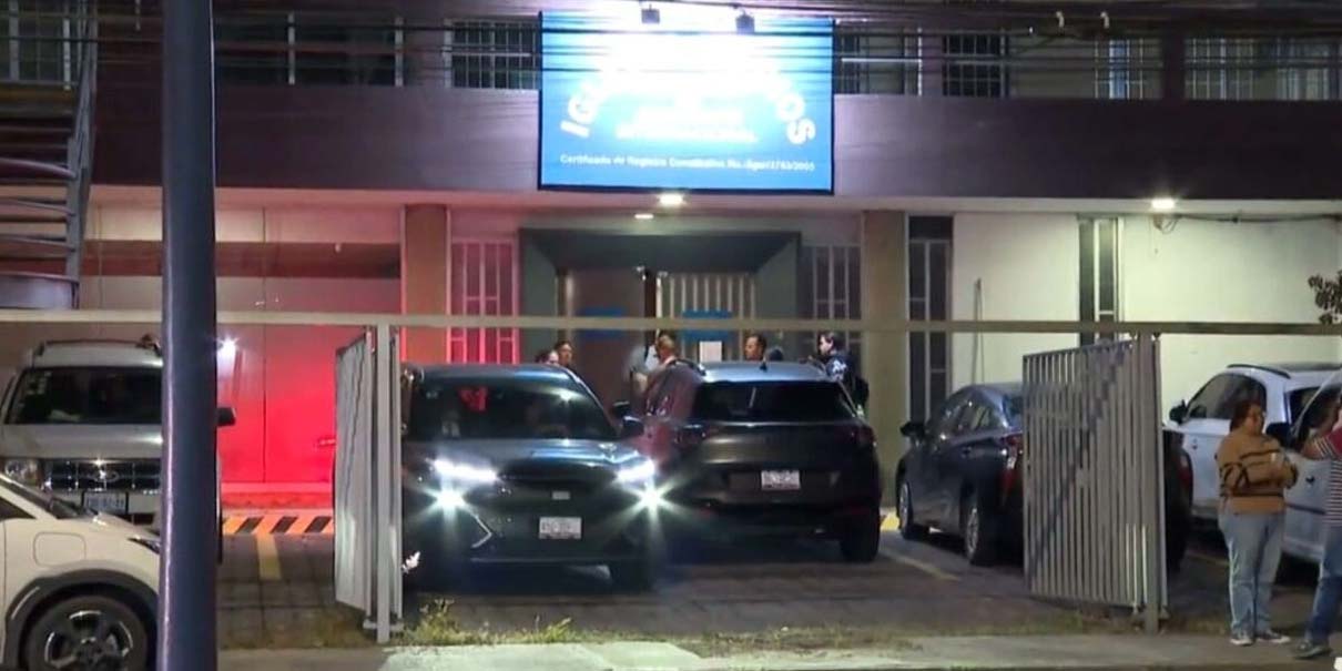 Comando armado irrumpe en centro religioso de Puebla y roba camioneta de lujo