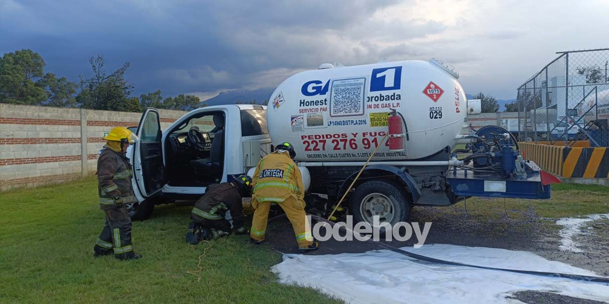 Fuerte fuga de gas provoca cierre de la carretera a San Salvador El Verde