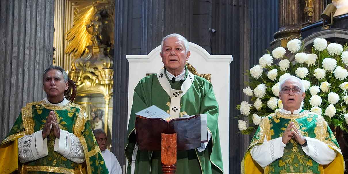 Víctor Sánchez Espinosa dedica misa al migrante poblano que murió bajo custodia del ICE