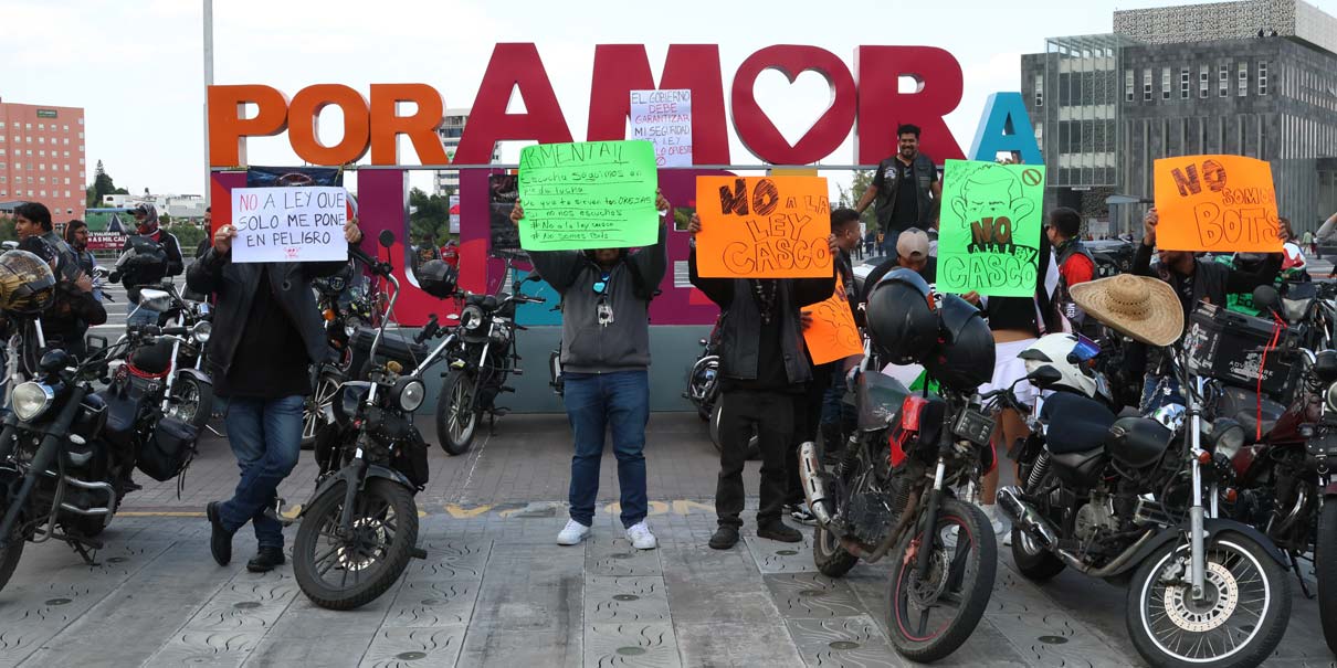 Protesta de motociclistas obliga a Puebla a revisar la Ley Casco