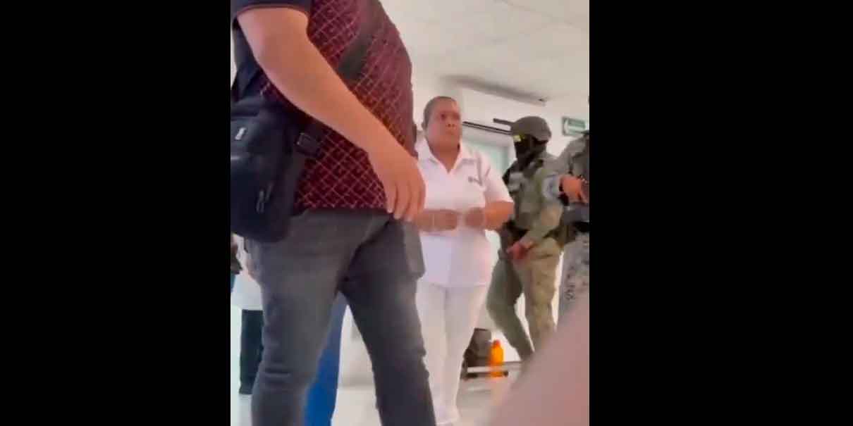 Enfermera es detenida durante escandaloso operativo en hospital de  Villahermosa. VIDEO