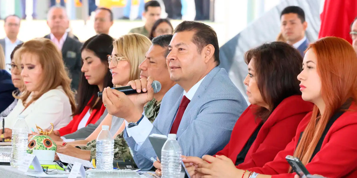 Toda funcionaria tiene capacidad para competir por un cargo público: Armenta