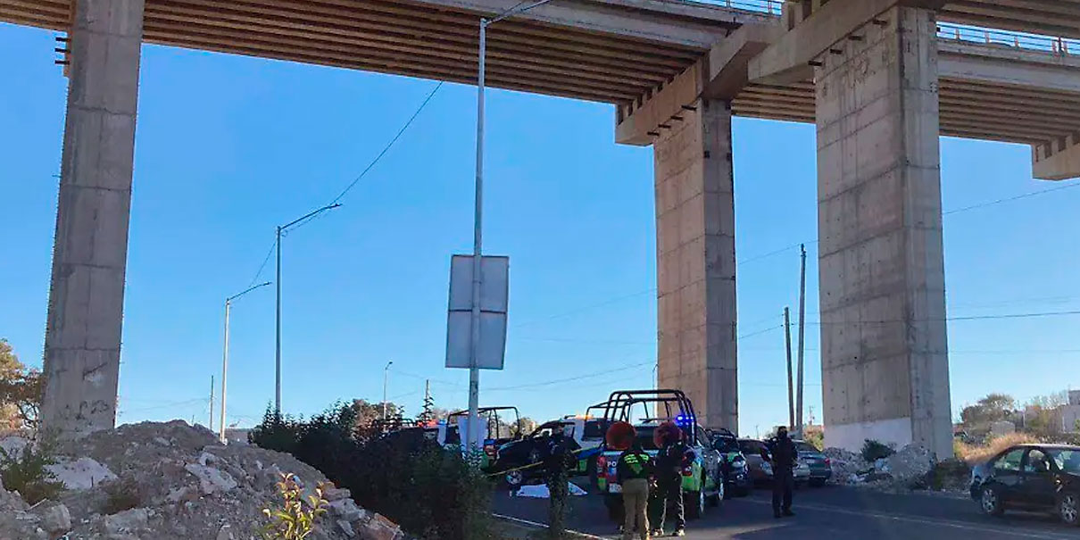 Hombre se aventó del puente de Clavijero y Periférico y sobrevivió