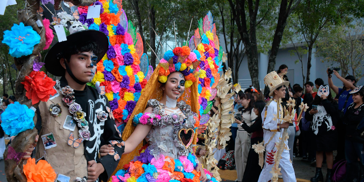 Realiza BUAP Desfile de Día de Muertos y concurso de “Catrinas vivientes”