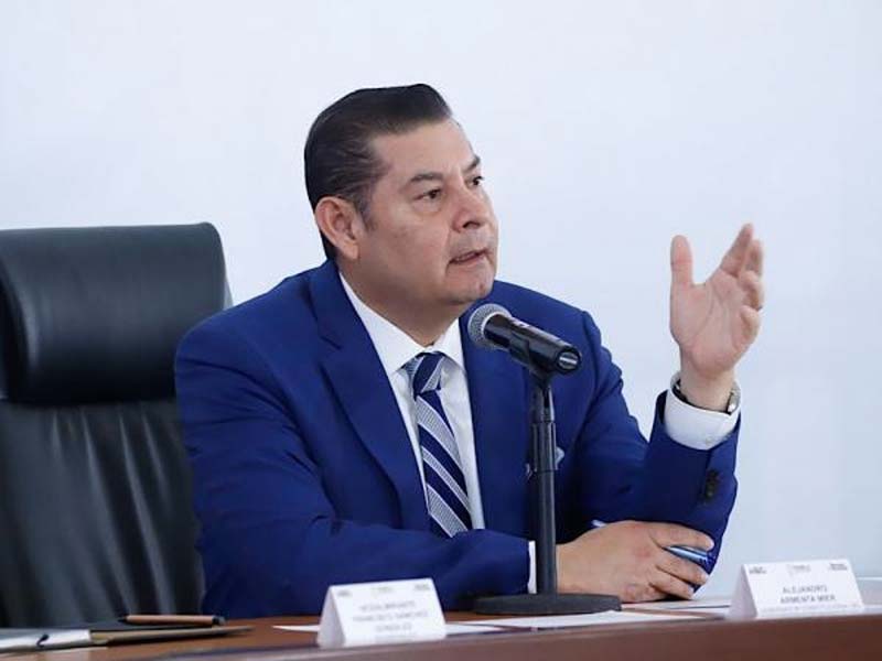 500 plazas magisteriales irregulares provocaron rezago en escuelas poblanass
