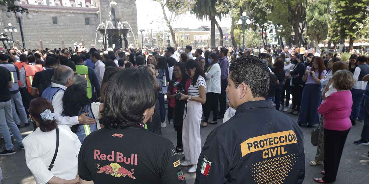 Casi 10 mil personas desalojaron oficinas, edificios, escuelas, hospitales