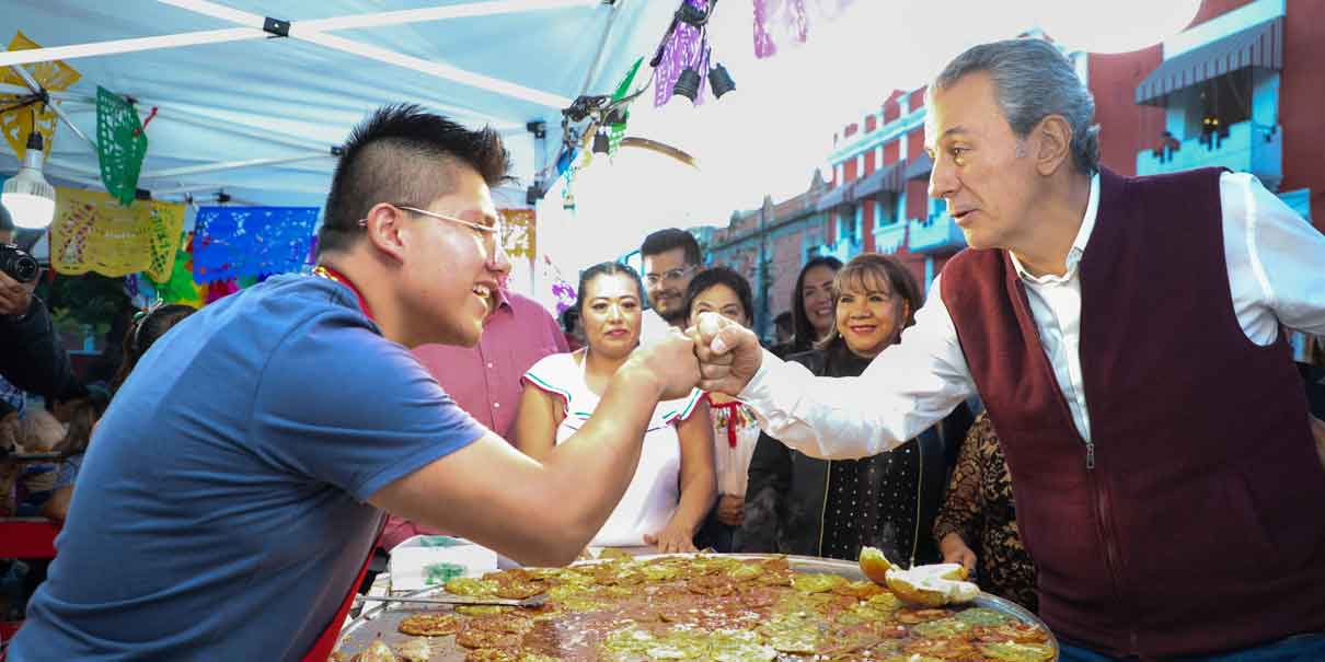 Acude José Chedraui a la inauguración del Festival de la Chalupa en El Carmen