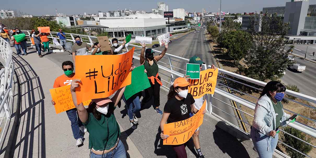 Alumnos Udla Puebla exigen liberación del campus en la zona de Angelópolis