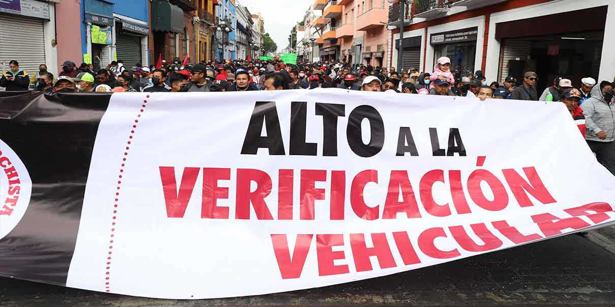 Antorchistas piden gratuidad de la VERIFICACIÓN en Puebla