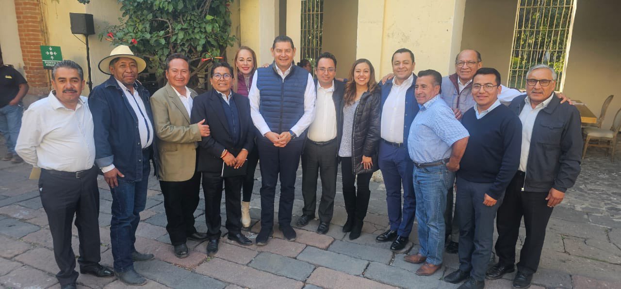 Armenta con ediles de Texmelucan