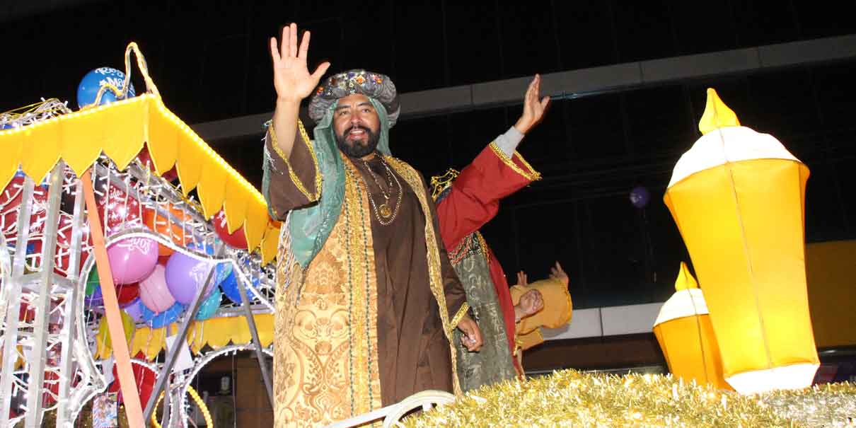 Atlixco deslumbra con el desfile de Reyes Magos