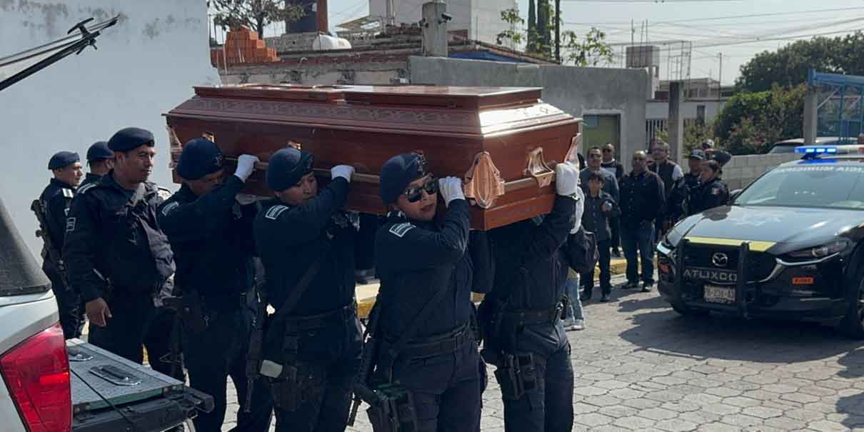 Atlixco rinde homenaje a los policías caídos en cumplimiento de su deber